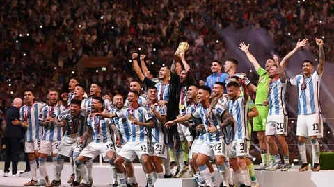 短道速滑世锦赛：我国队男子5000米接力摘得银奖